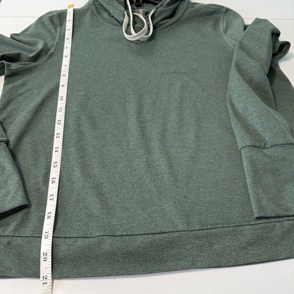 Vuori Halo Essential Hoodie Women Size M Casual Relaxed Fit Green - Picture 9 of 11